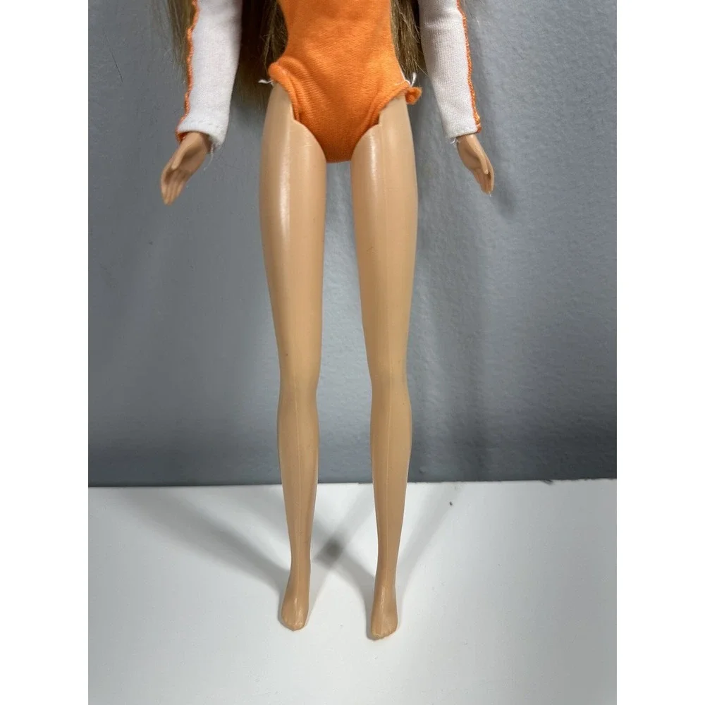 Vintage 1995 Barbie Mattel Red‎ Hair Straight Long Blue Eyes Univ Tennessee